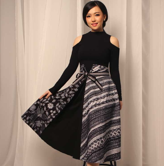 150 Model  Baju  Batik  Wanita  Modern Terbaru  2021