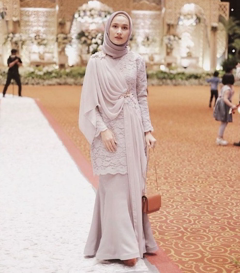 33 Model  Baju  Muslim Terbaru 2021 Cocok untuk Lebaran  